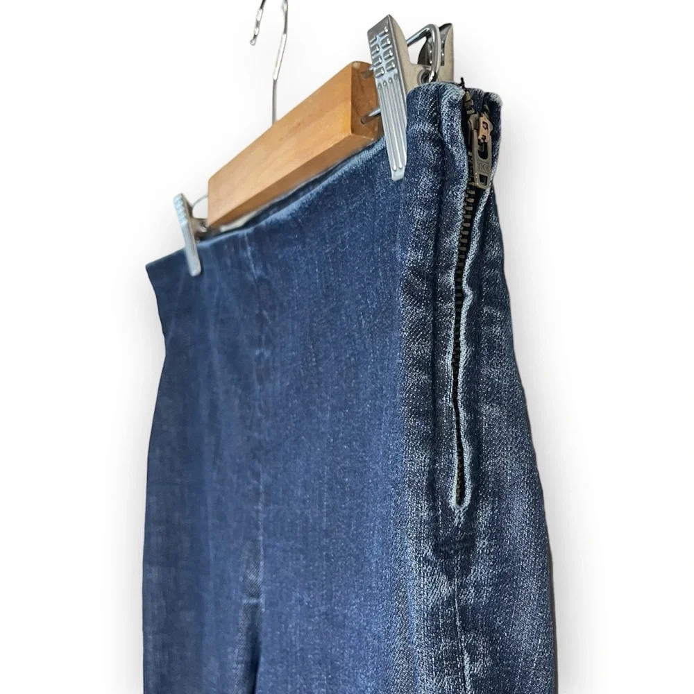 J Brand Mid-rise Zip Capri in Clean Rinse Size 27